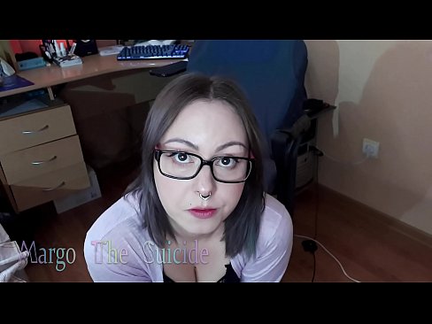 ❤️ Sexet pige med briller sutter Dildo dybt på kamera Fucking video at da.porngifmag-com.ru