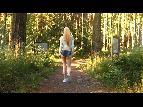 ❤️ Smuk kvinde bevæger sig langsomt, ikke nøgen video Fucking video at da.porngifmag-com.ru